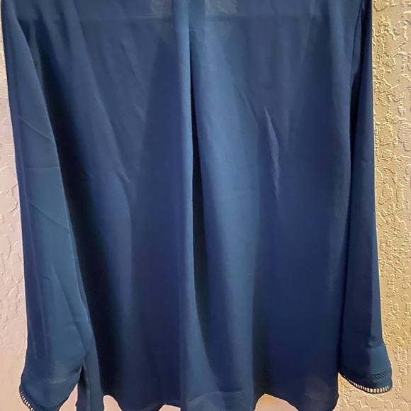 Elegant Teal Ann Taylor Blouse - Picture 5 of 11